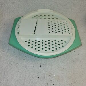 Tupperware vintage cheese grater/slicer with bowl. Jadeite green.